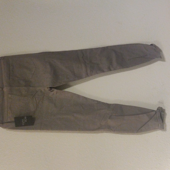 FAITH over FEAR NWT Grey destroyed look jeans M - Picture 6 of 8